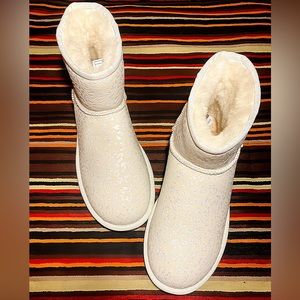 UGG Classic Mini Snow Leopard Women's Sheepskin Ankle Boots - size US 8
